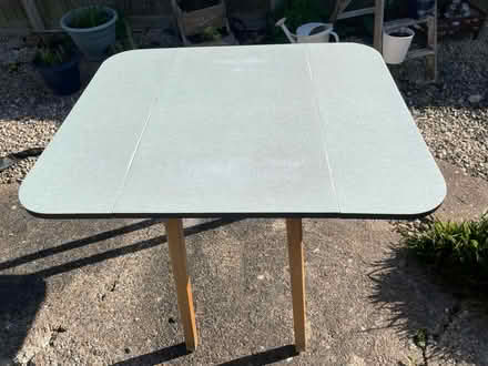 Photo of free 1960s kitchen table Formica top (Farlington PO6) #1
