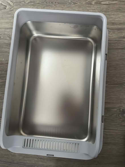Photo of free Stainless steel cat litter tray (Mill Hill Village NW7) #2