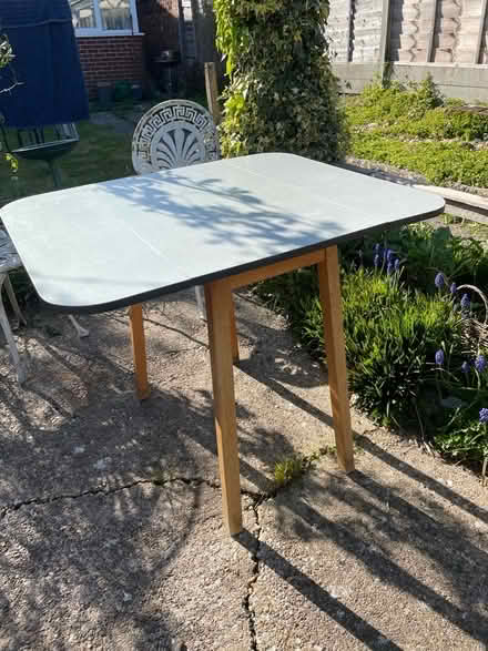 Photo of free 1960s kitchen table Formica top (Farlington PO6) #2