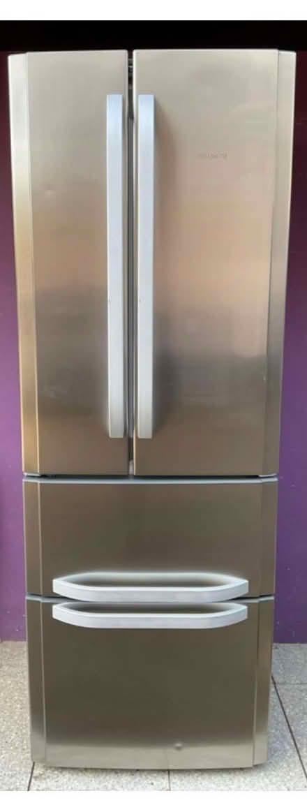 Photo of free leaking fridge freezer (LU5) #1