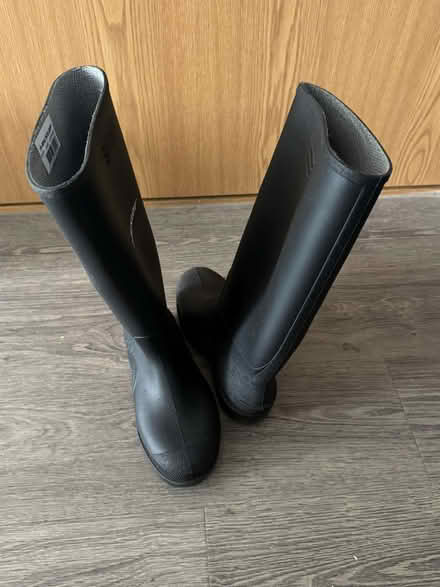 Photo of free Wellingtons - barely used size 6 (Mill Hill Village NW7) #3