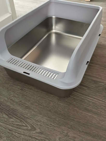 Photo of free Stainless steel cat litter tray (Mill Hill Village NW7) #1