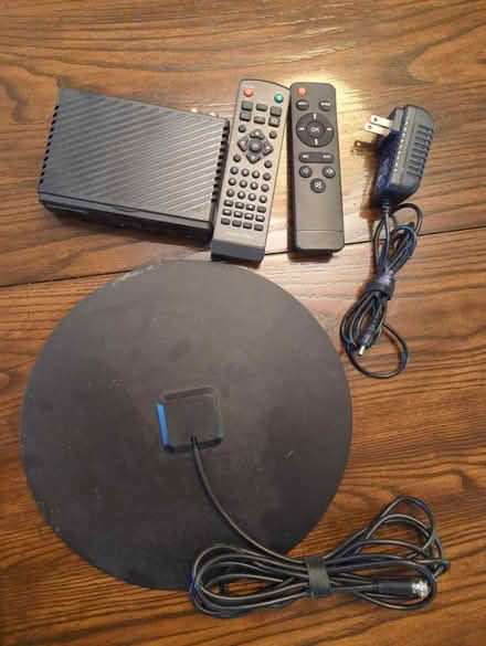 Photo of free HD antenna and receiver (Annandale) #1
