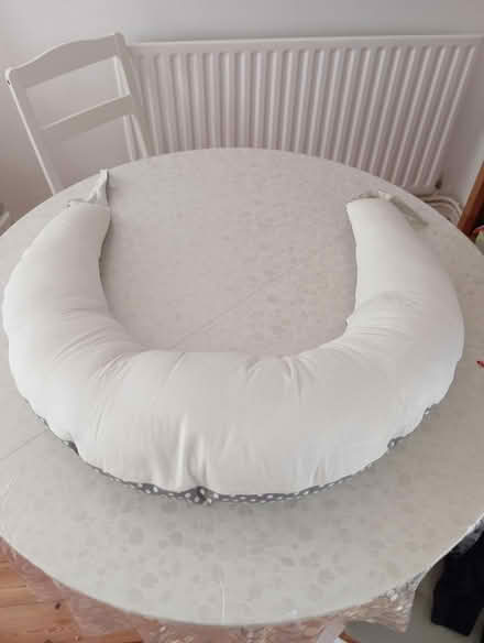 Photo of free Pillow good for maternity and other (Oxford OX2) #3
