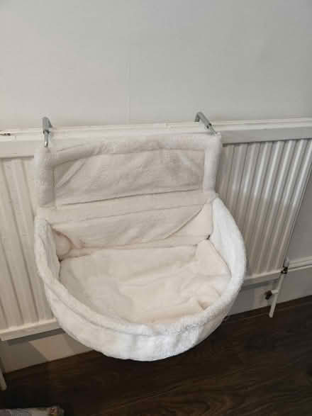 Photo of free Cat radiator bed (Wimbledon SW19) #1
