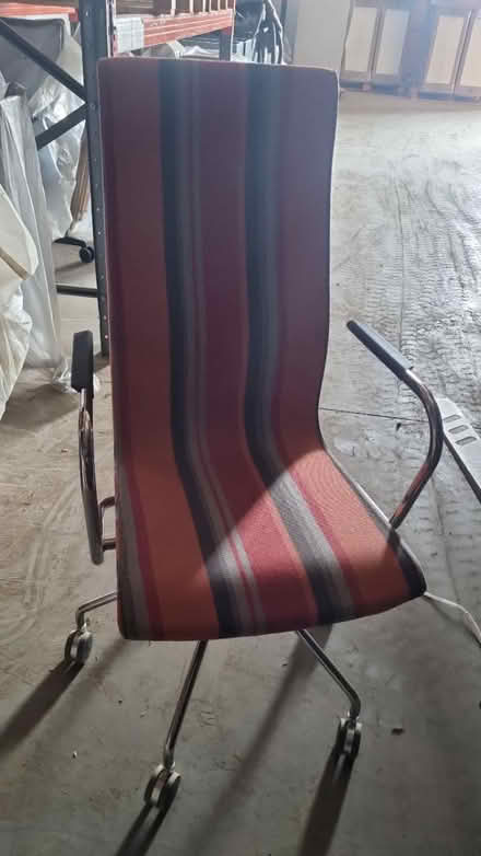 Photo of free 4 X swivel office chairs (Twyford RG10) #1