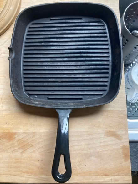 Photo of free Cast iron griddle pan (Panshanger AL7) #1