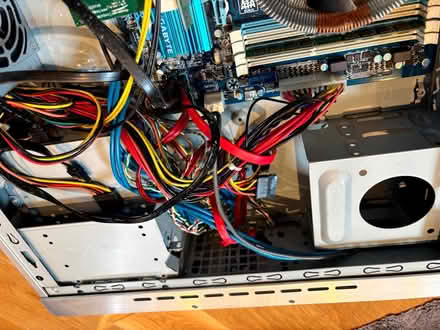 Photo of free Silverstone HTPC home media centre (old, no drives) (Headington OX3) #1