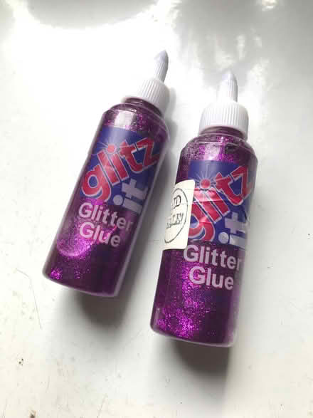 Photo of free Purple glitter glue (CO11) #1