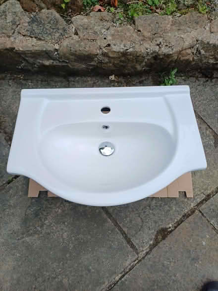 Photo of free Victorian Plumbing 'Alaska 650mm Semi Recessed Basin' (Jennyfield HG1) #1