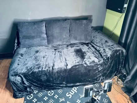 Photo of free 2 seater sofa, excellent condition (Lordship Lane N17) #4