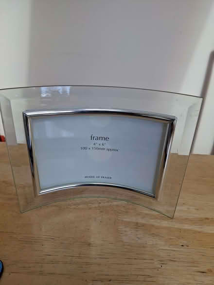 Photo of free Glass photo frame (Lightwater GU18) #1