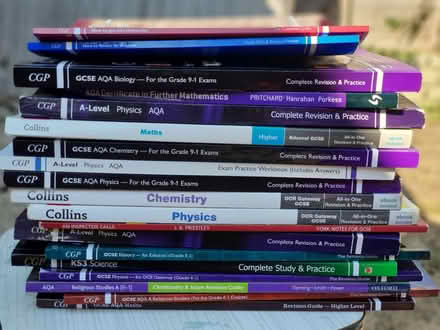 Photo of free GCSE and A-Level Books (DA1) #1