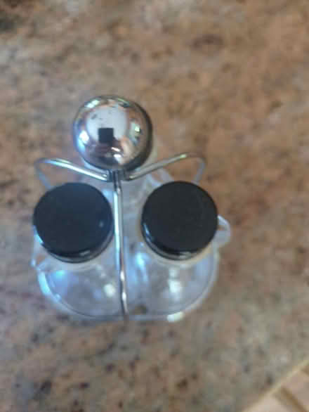Photo of free 3 bottle Oil and vinegar cruet set (Leonardo/Middletown) #2