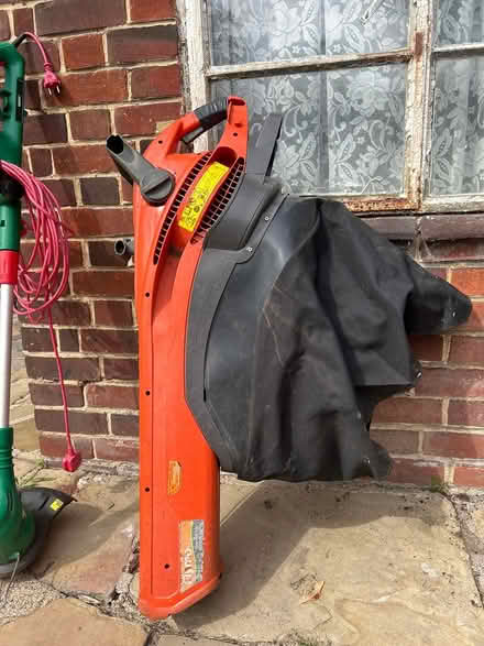 Photo of free Hedge trimmer & an electric Blower (Eltham SE9) #3