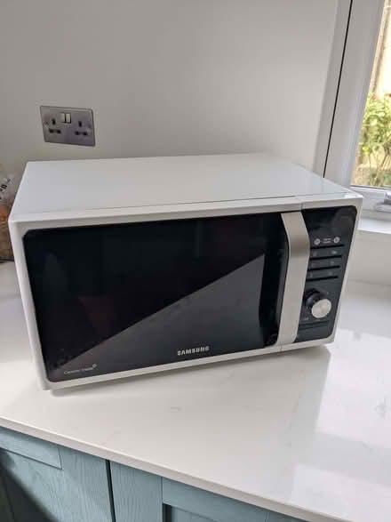 Photo of free Microwave oven (Wimbledon SW19) #1