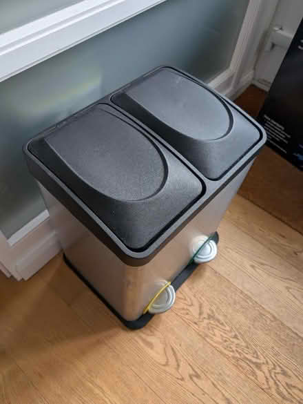 Photo of free Bin (SL6 furze platt) #3