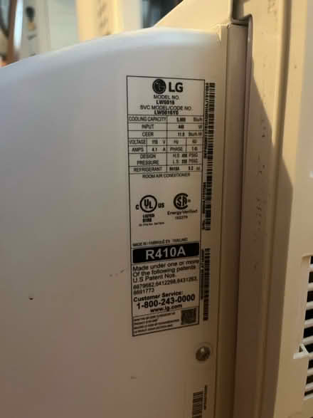 Photo of free LG 5,000BTU air conditioner - works (Arlington Heights) #3