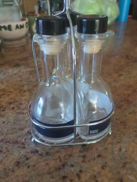 Photo of free 3 bottle Oil and vinegar cruet set (Leonardo/Middletown) #1