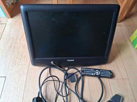 Photo of free TV with built in DVD player (Foxholes SG13) #1
