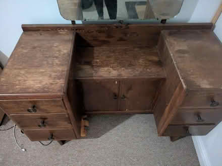 Photo of free Vanity dressing table with drawers and mirror. (Richmond S13) #4