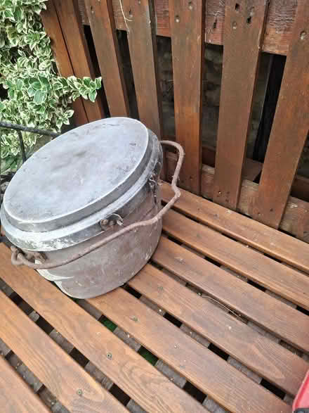 Photo of free Army cooking pot (Crookes S10) #1