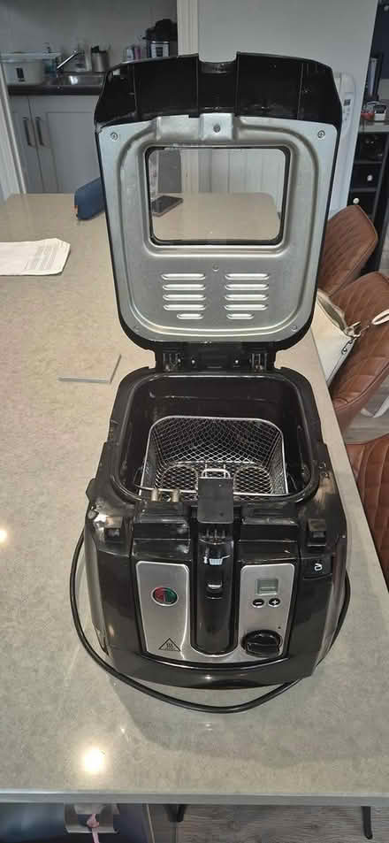 Photo of free Russell Hobs deep fat fryer (Clanfield) #3