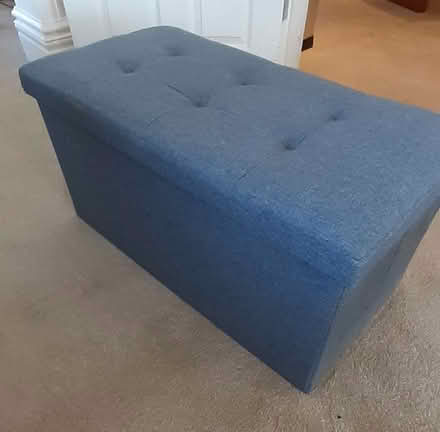 Photo of free Pale blue/grey Ottoman (Prince of Wales Steps TQ1) #1
