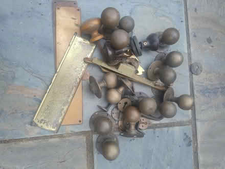 Photo of free Brass door knobs (Amersham Common HP7) #1