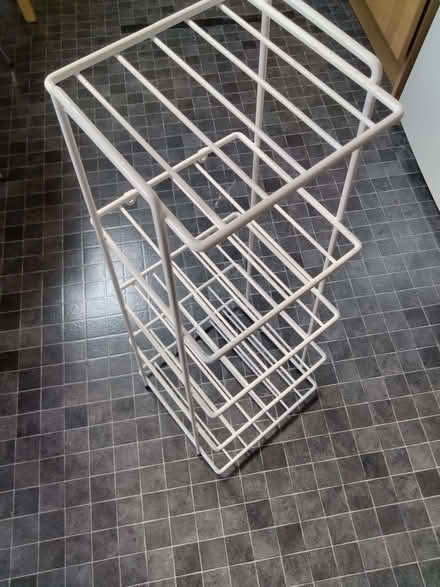 Photo of free Pan rack/ wire shelving (Buckhurst Hill IG9) #2