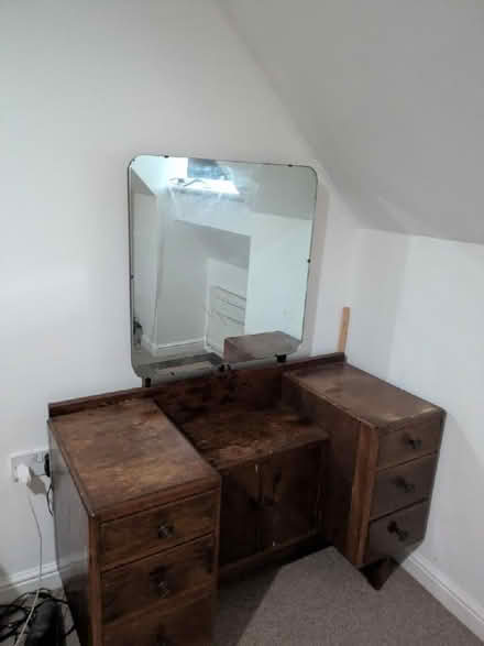 Photo of free Vanity dressing table with drawers and mirror. (Richmond S13) #3
