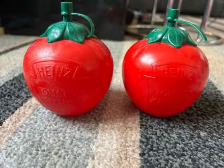 Photo of free Heinz Tomato Ketchup Dispense (Jennetts park RG12) #1