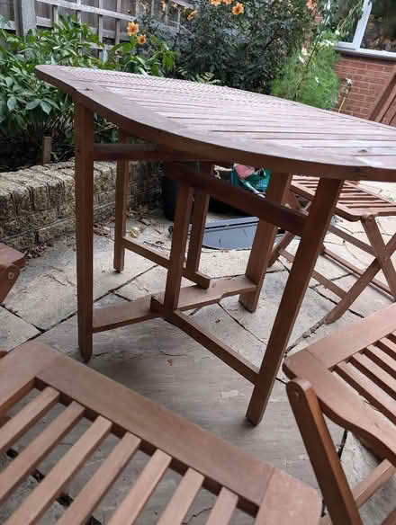 Photo of free Garden table and chairs (Wokingham RG41) #3