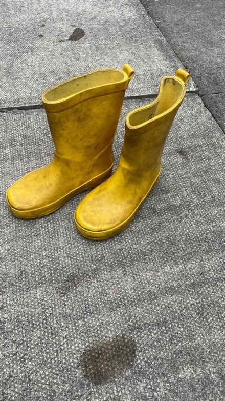 Photo of free Child’s wellies (Sale M33) #1