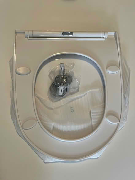 Photo of free Brand new soft close toilet seat (Frome BA11 3HQ) #2
