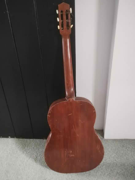 Photo of free Guitar (Orwell SG8) #2