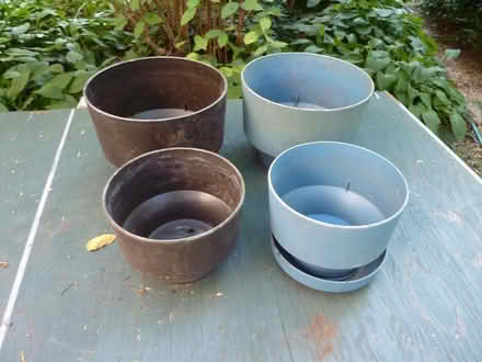 Photo of free plastic flower pots (North Plainfield) #1