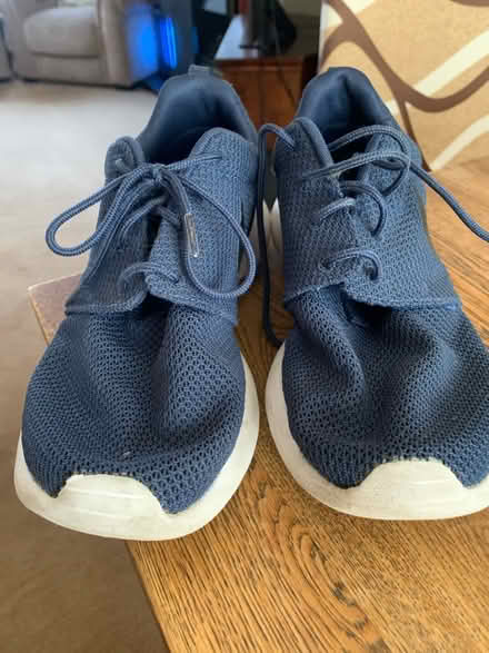 Photo of free Ladies trainer (SM4 morden) #1