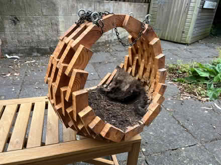 Photo of free Artisan hanging basket (Chapel Allerton LS7) #2