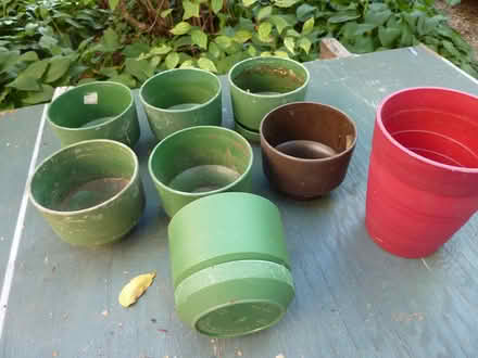 Photo of free old plastic flower pots (North Plainfield) #1