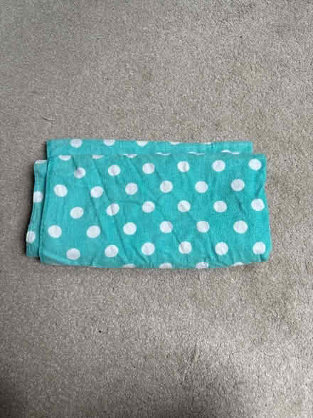 Photo of free Large beach towel (Tyburn B24) #1