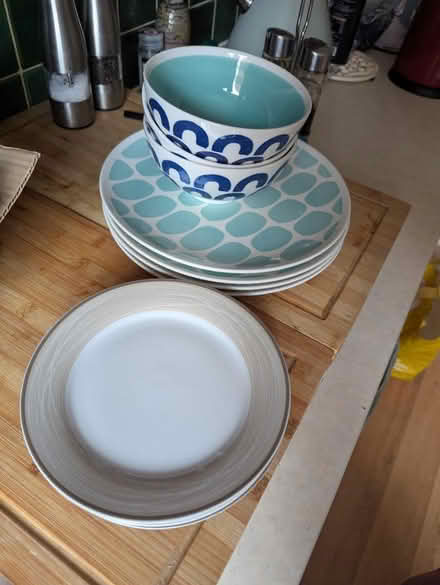 Photo of free 4 large plates, 4 small, 3 bowls (Cm79fs) #1