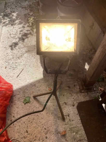 Photo of free Workman’s lamp (Gladestry HR5) #4