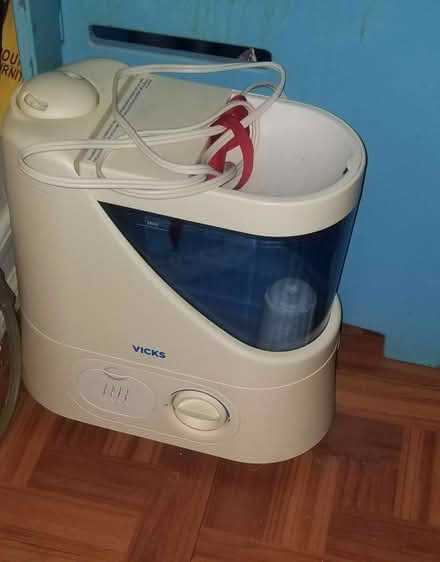 Photo of free Vicks Humidifier (USED) (Fordham Rd Bronx.) #1