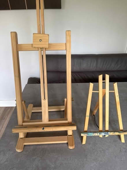 Photo of free Tabletop easels (Howhlill Quarries HG2) #1