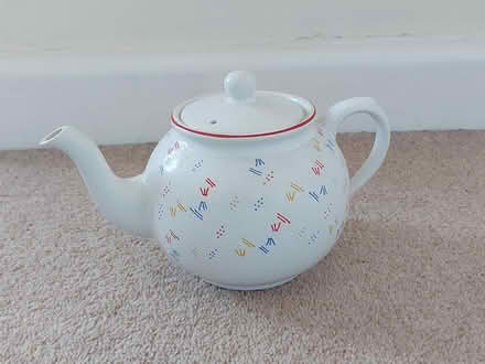Photo of free Teapot (Cheam SM2) #1