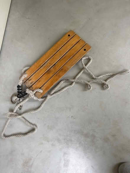 Photo of free SCP Child’s swing needs re roping (E8 London) #1