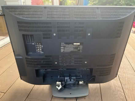 Photo of free Toshiba 32" TV with Remote (Teddington TW11) #3