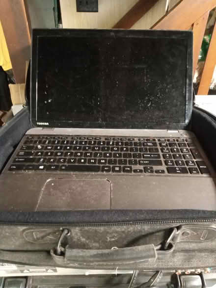 Photo of free Very old laptop w/o cord (Mt Rainier MD) #4