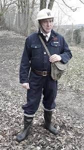 Photo of ww1 or ww2 uniforms and accessories (Ludlow SY8) #2